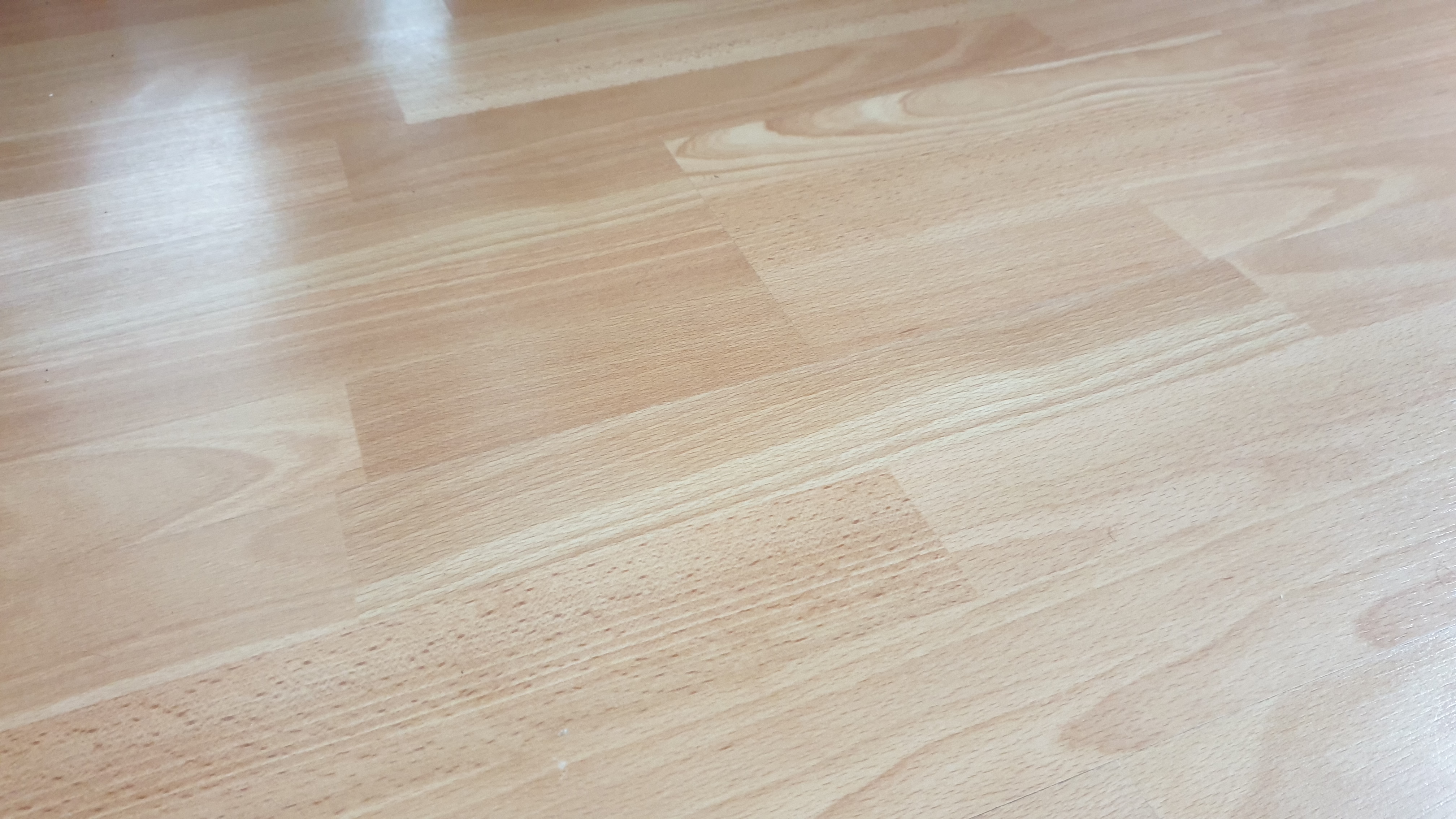 Photo de parquet bois pour chambre à coucher posé par Daniel Henriet artisan peintre à Besançon