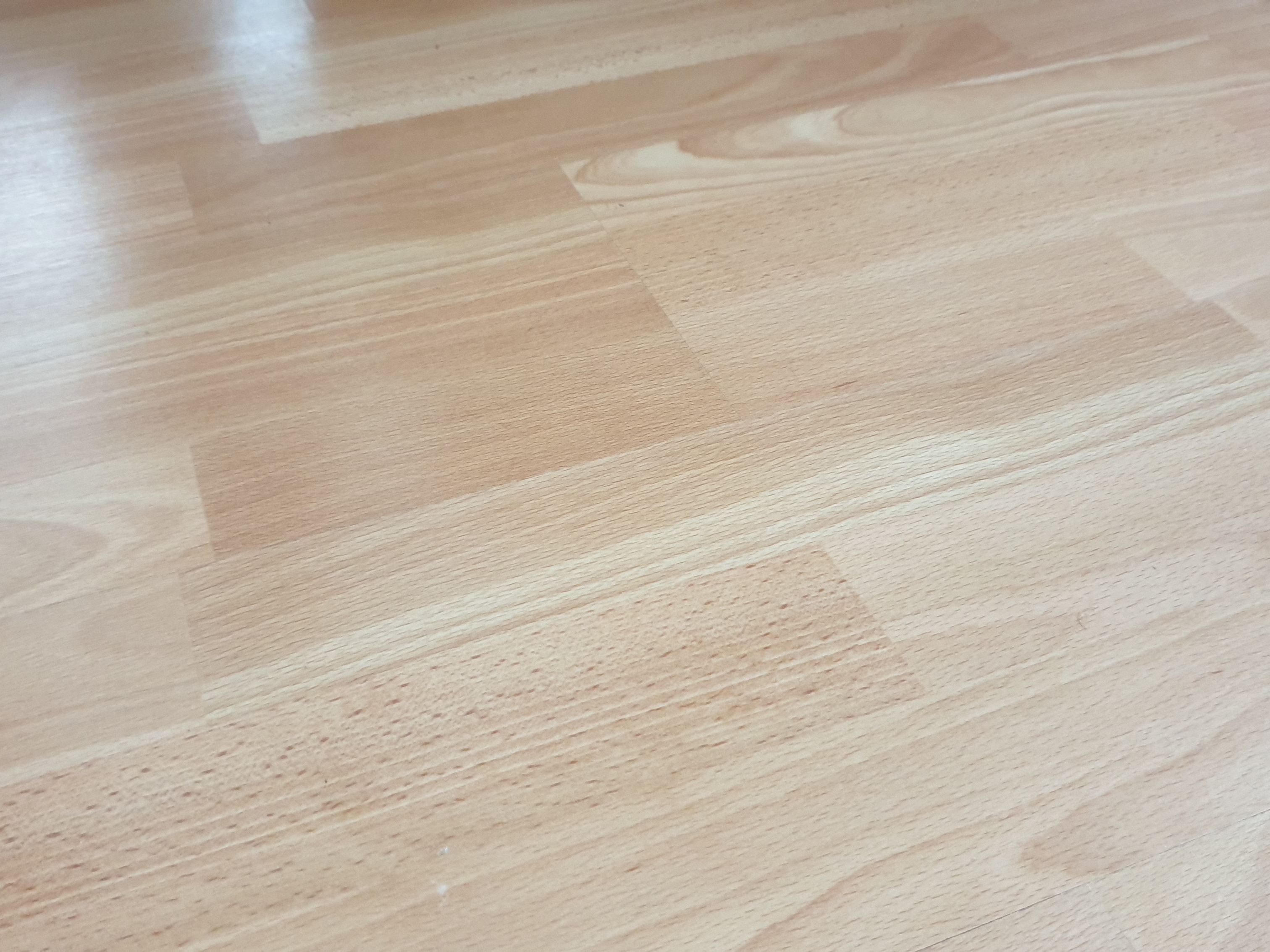 Photo de parquet bois pour chambre à coucher posé par Daniel Henriet artisan peintre à Besançon